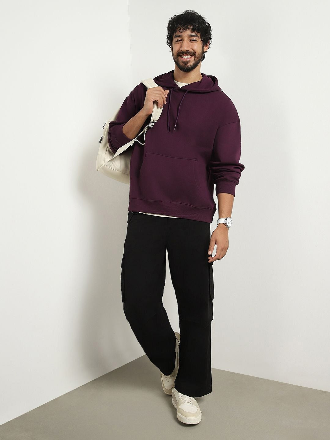 Men Hooded Pullover Sweatshirt – Stylish & Comfortable Casual Wear for Pakistan