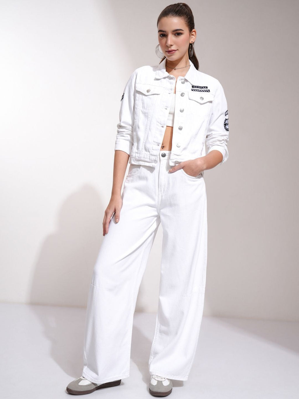 Women Denim Jacket – Trendy Everyday Layering Style for Pakistani Fashion | HARCHIZ