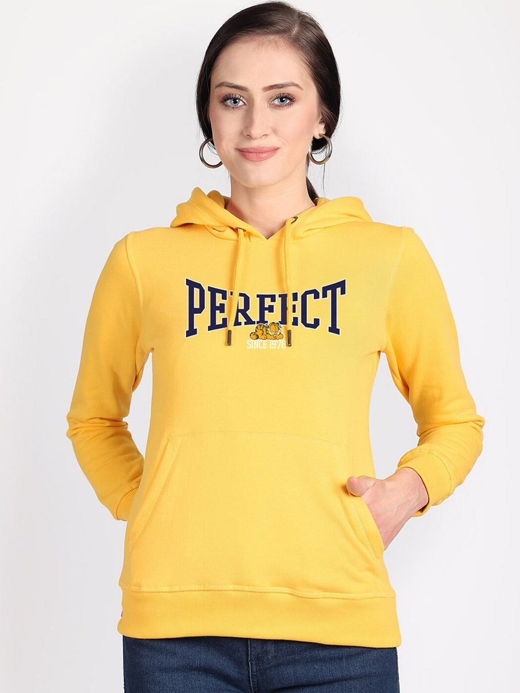 Garfield Printed Hooded Pullover Yellow Hoodie for Women – Casual Streetwear Pakistan | HARCHIZ