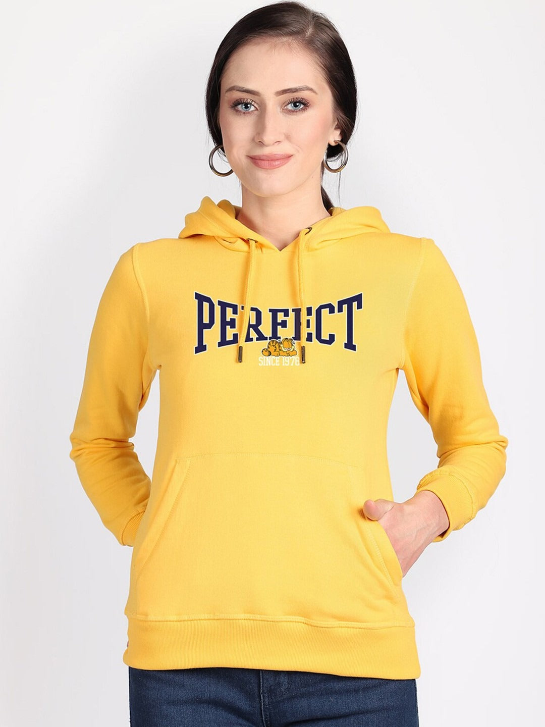 Garfield Printed Hooded Pullover Yellow Hoodie for Women – Casual Streetwear Pakistan | HARCHIZ