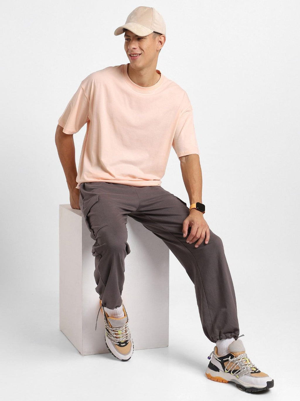 Round Neck Short Sleeves Oversized Cotton T-Shirt for Men in Pakistan | HARCHIZ
