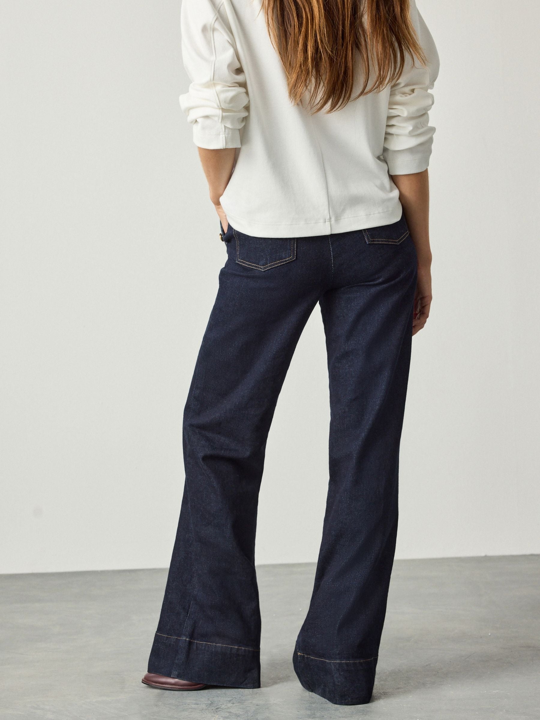 Women Denim Rinse Gold Button Front Wide Leg Jeans – Stylish High Rise Trend in Pakistan