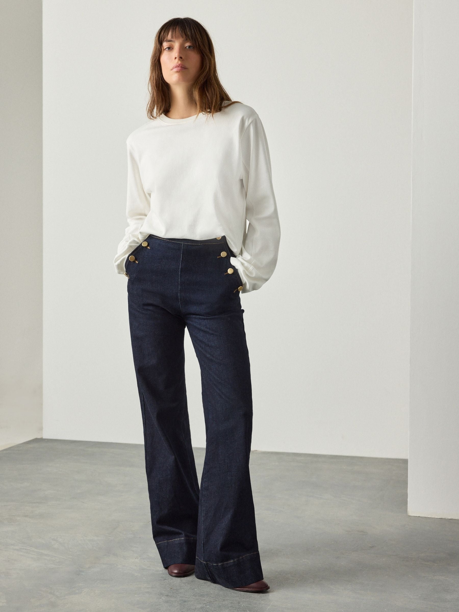 Women Denim Rinse Gold Button Front Wide Leg Jeans – Stylish High Rise Trend in Pakistan