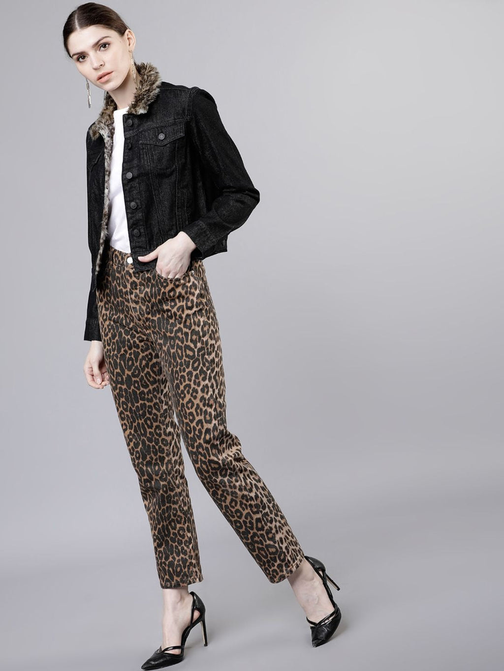 Women Black Solid Denim Jacket – Stylish Everyday Layer for Modern Pakistani Outfits | HARCHIZ