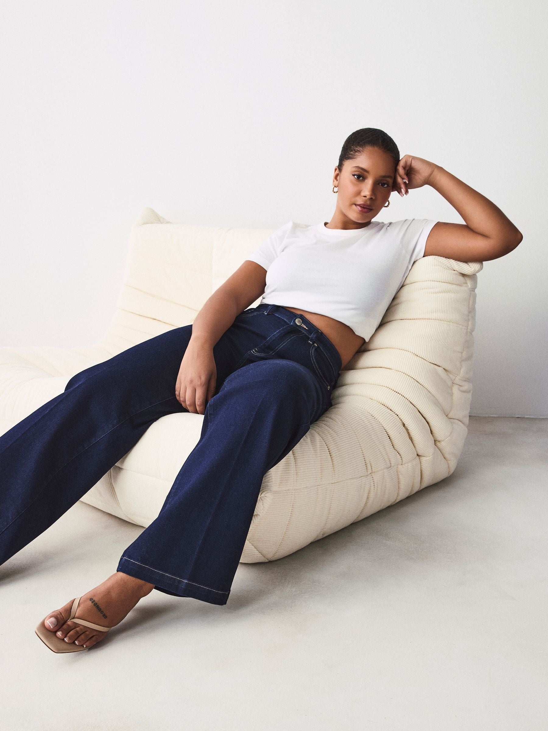 Women Rinse Hourglass Wide Leg Jeans – Trendy High-Waisted Cotton Denim for Pakistan | HARCHIZ