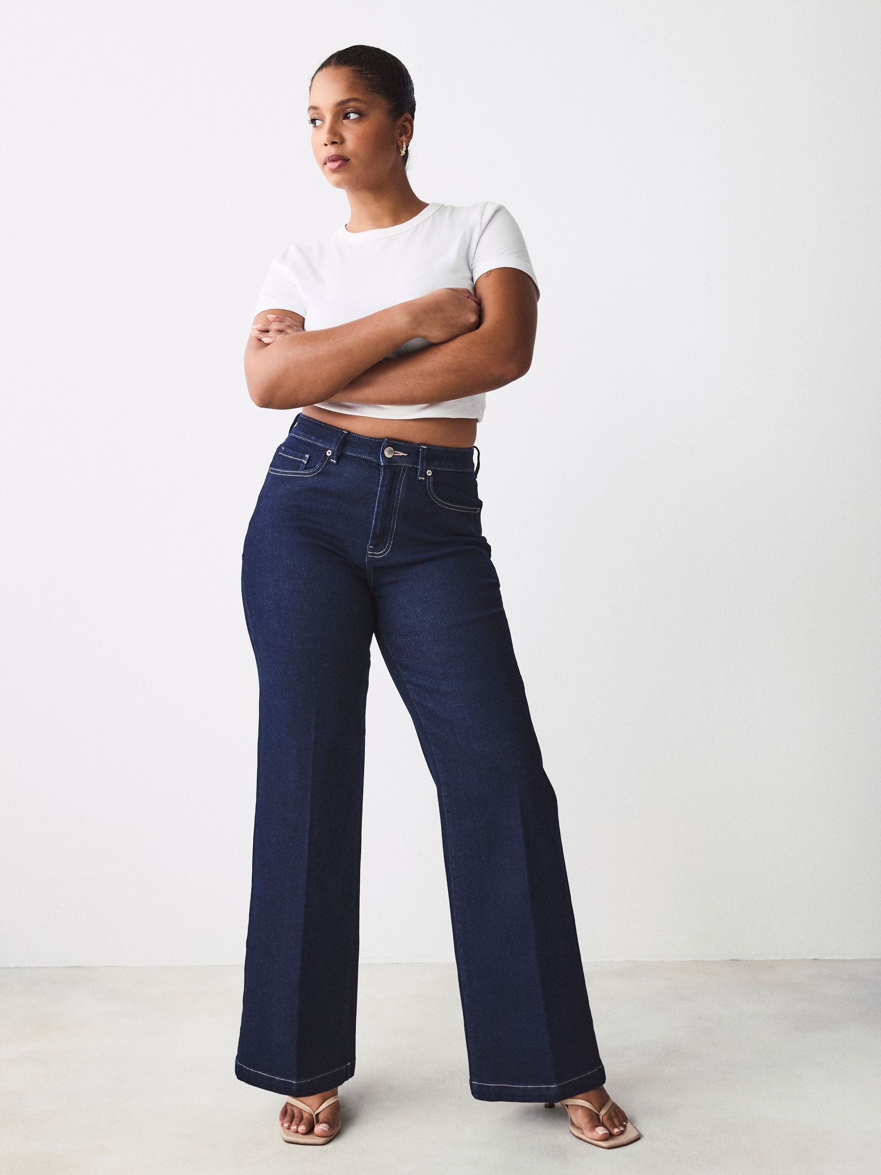 Women Rinse Hourglass Wide Leg Jeans – Trendy High-Waisted Cotton Denim for Pakistan | HARCHIZ