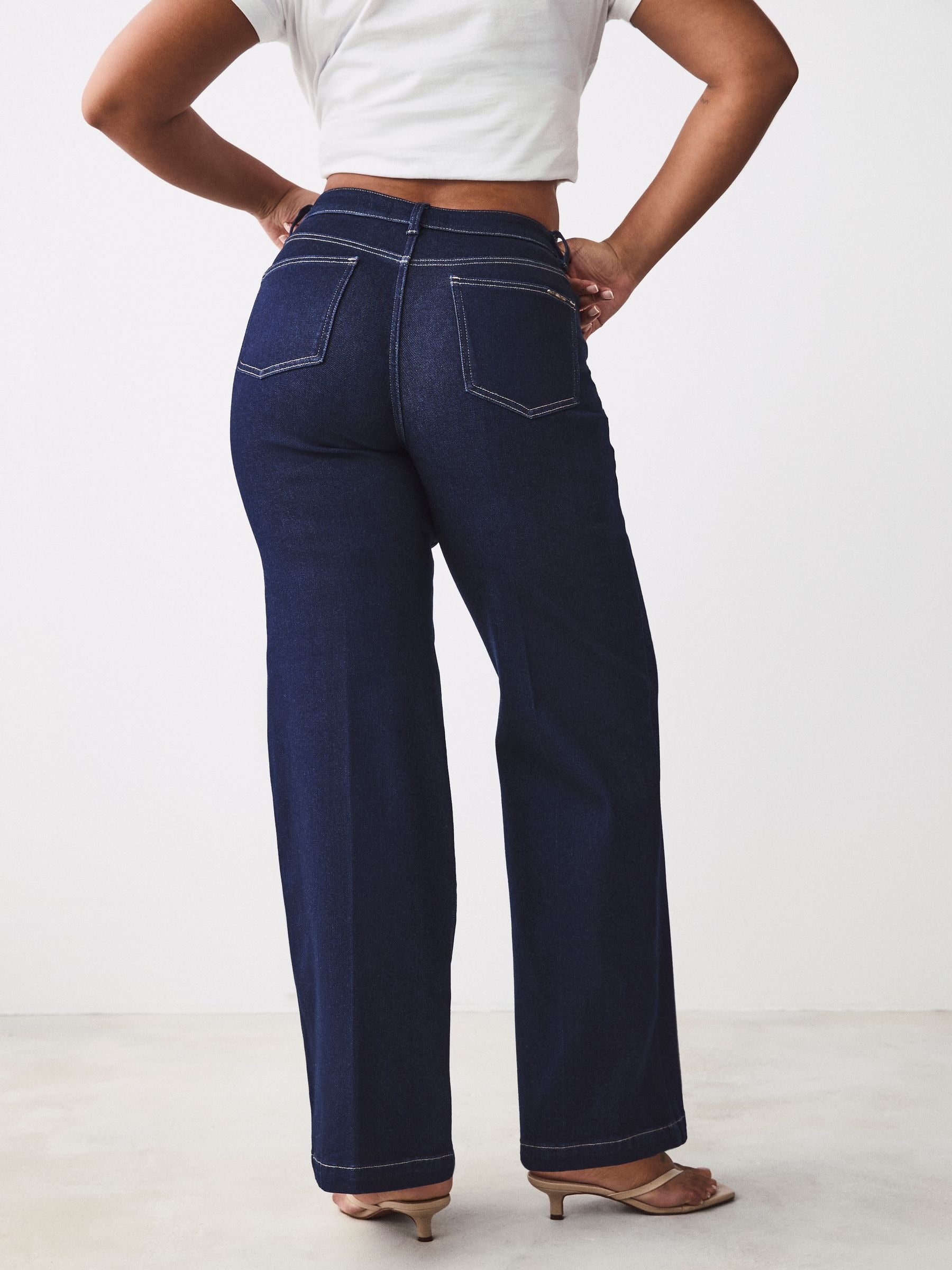 Women Rinse Hourglass Wide Leg Jeans – Trendy High-Waisted Cotton Denim for Pakistan | HARCHIZ