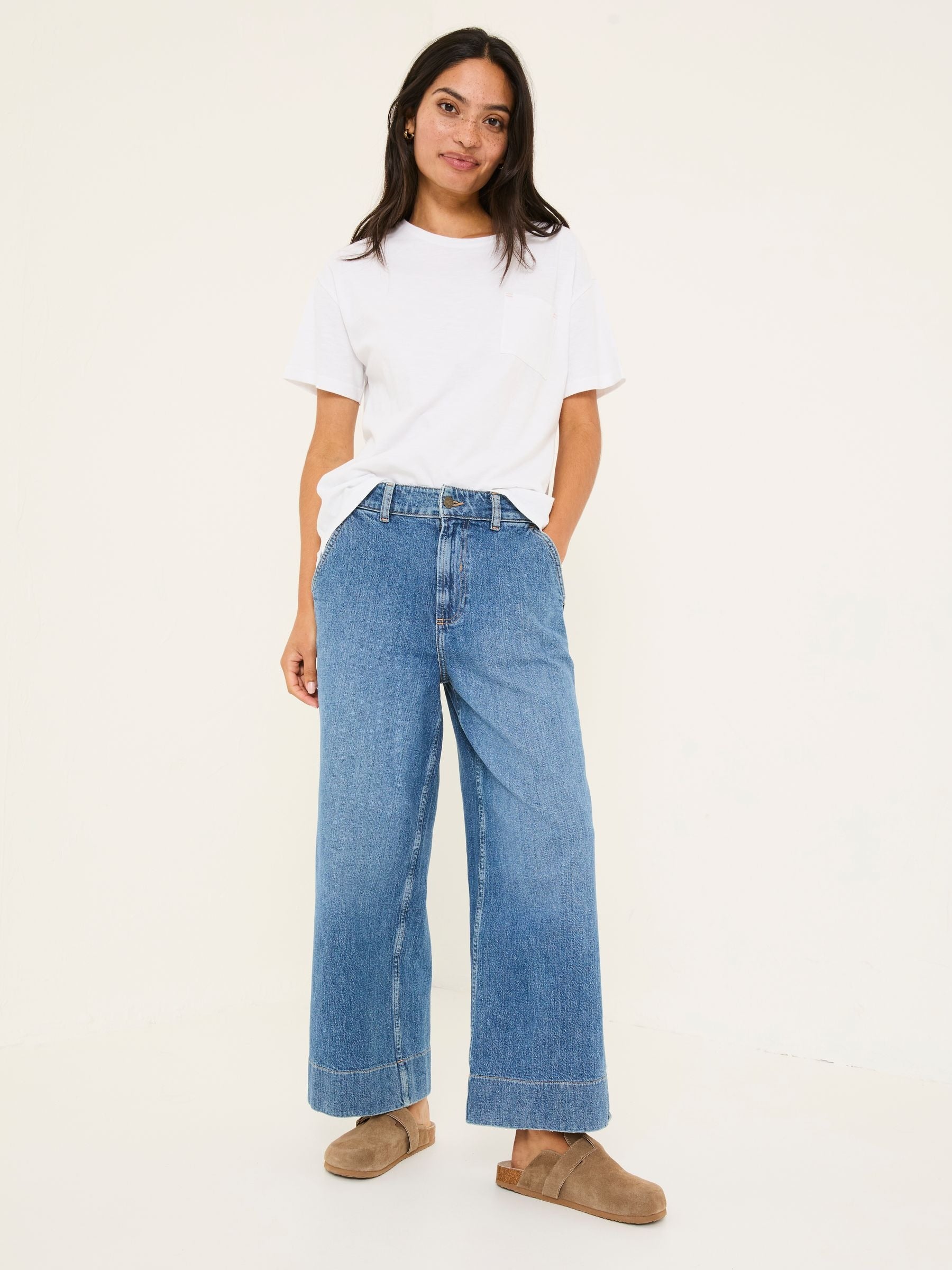 Women FatFace Hove Blue Denim Wide Leg Crop Jeans – Stylish Cropped Denim for Pakistani Women
