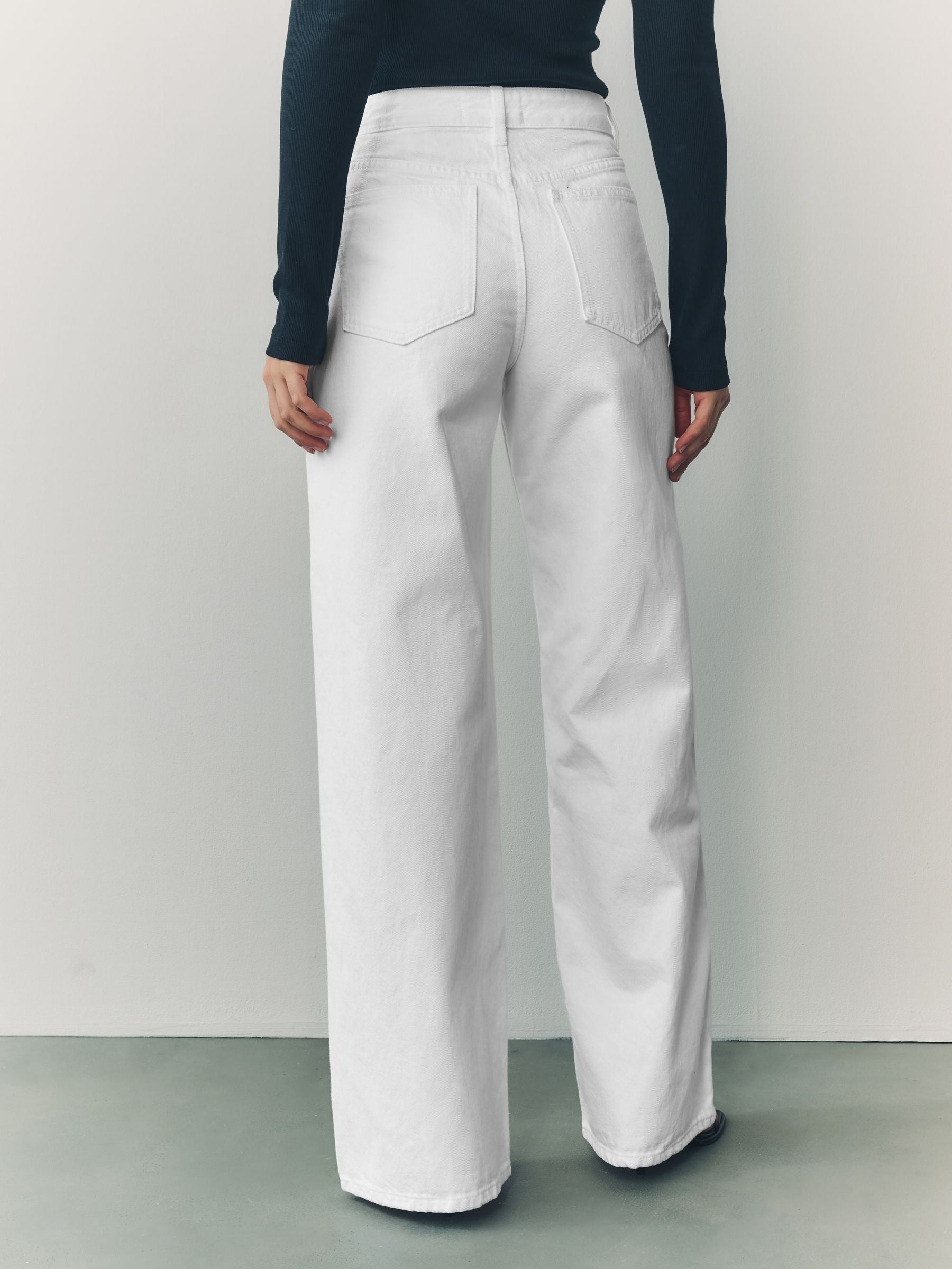 Women White Wide Leg Jeans – Elegant High Waisted Denim Pants for Stylish Outfits in Pakistan | HARCHIZ