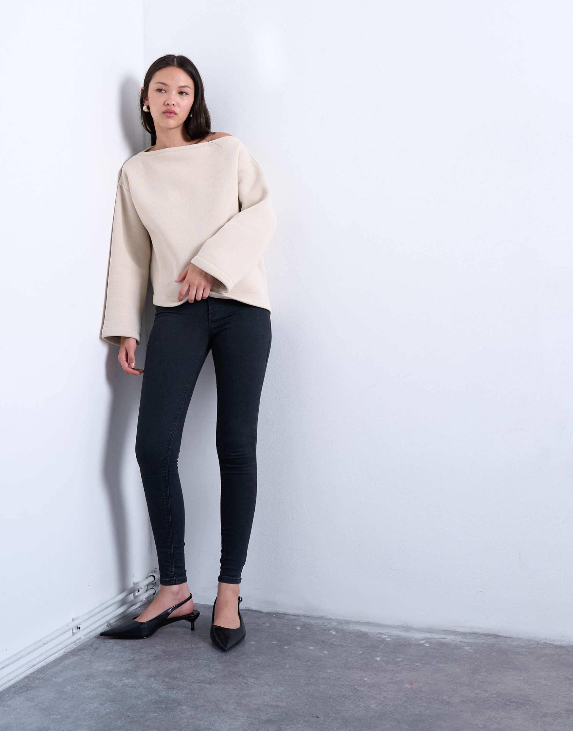 Women Skinny High Rise Jeans in Washed Black – Premium Stretch Fit | DOCACCA