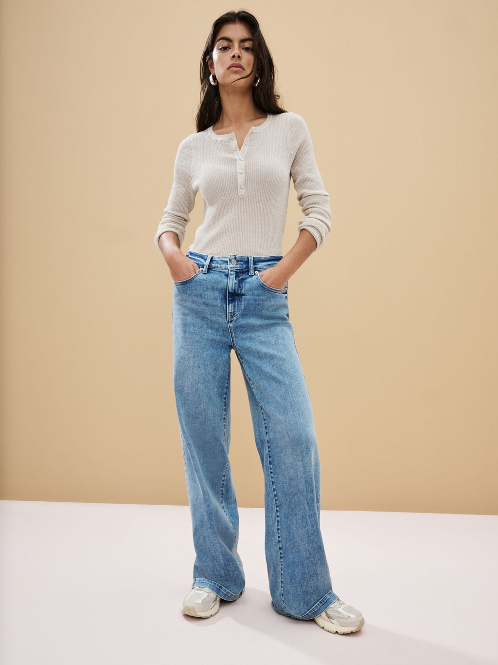 Women Mid Blue Wide Leg Jeans – Trendy High Waist Denim Pants for Women in Pakistan | HARCHIZ