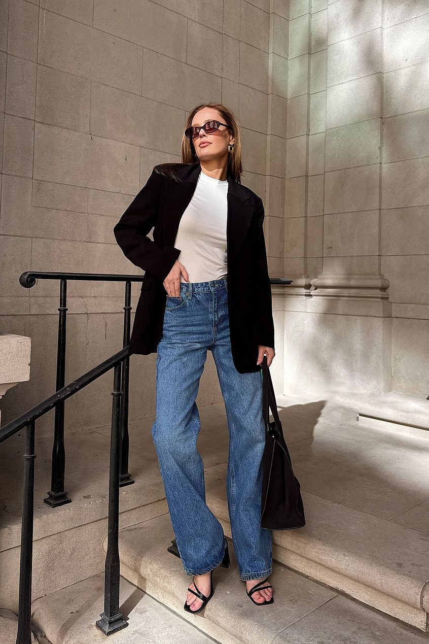 Women Mid Waist Straight Jeans – Classic Straight-Leg Denim for Daily Style in Pakistan | HARCHIZ