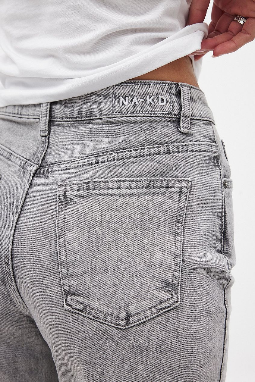 Women Straight High Waist Jeans – Classic High-Rise Straight Leg Denim for Pakistani Women | HARCHIZ