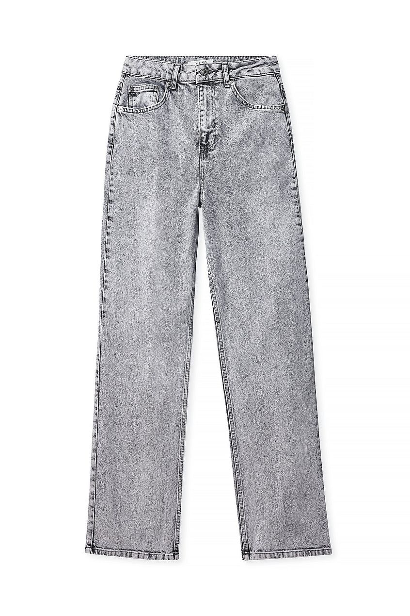 Women Straight High Waist Jeans – Classic High-Rise Straight Leg Denim for Pakistani Women | HARCHIZ