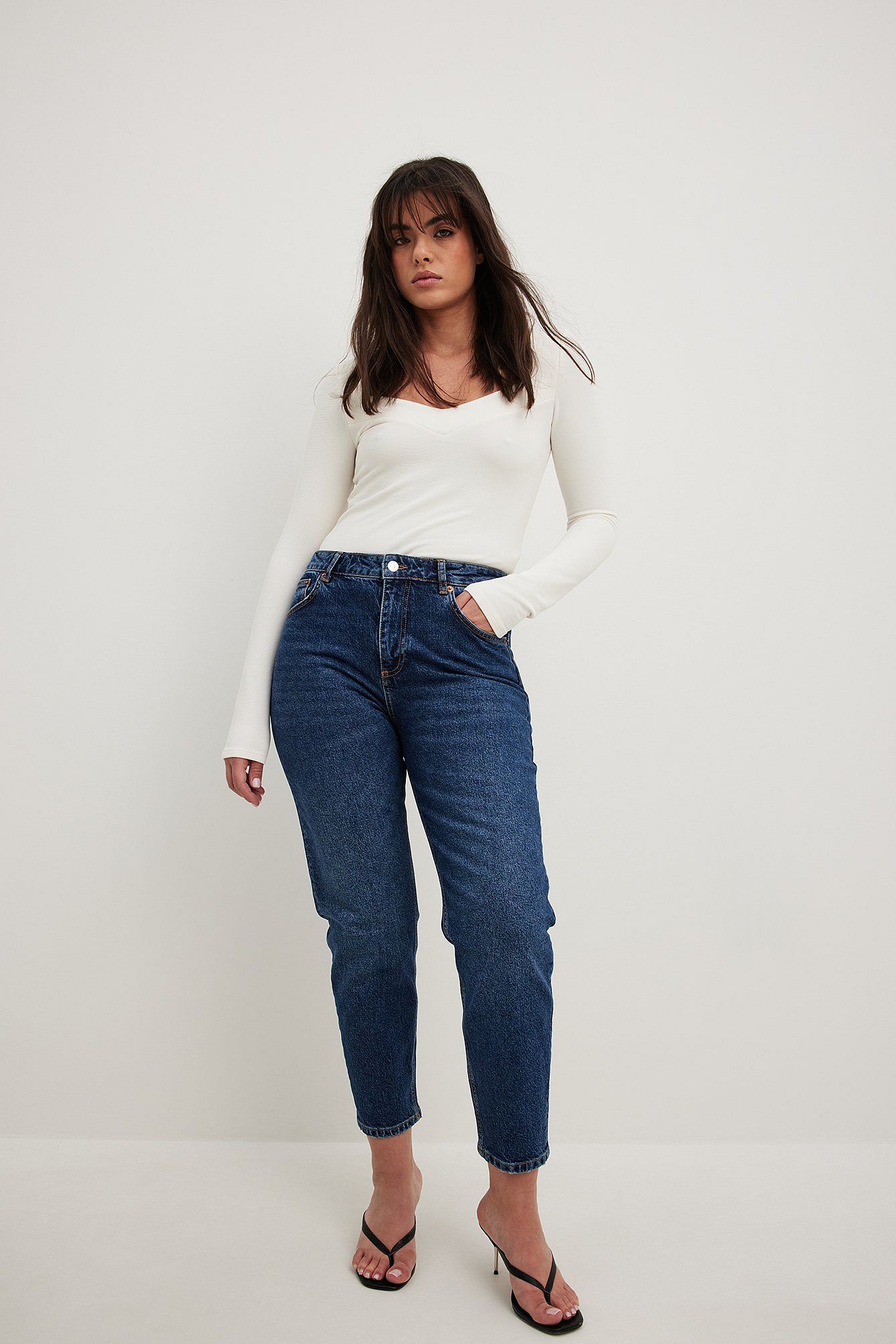 Mom High Waist Jeans for Women – Trendy Comfort Fit Denim for Everyday Pakistani Fashion | DOCACCA