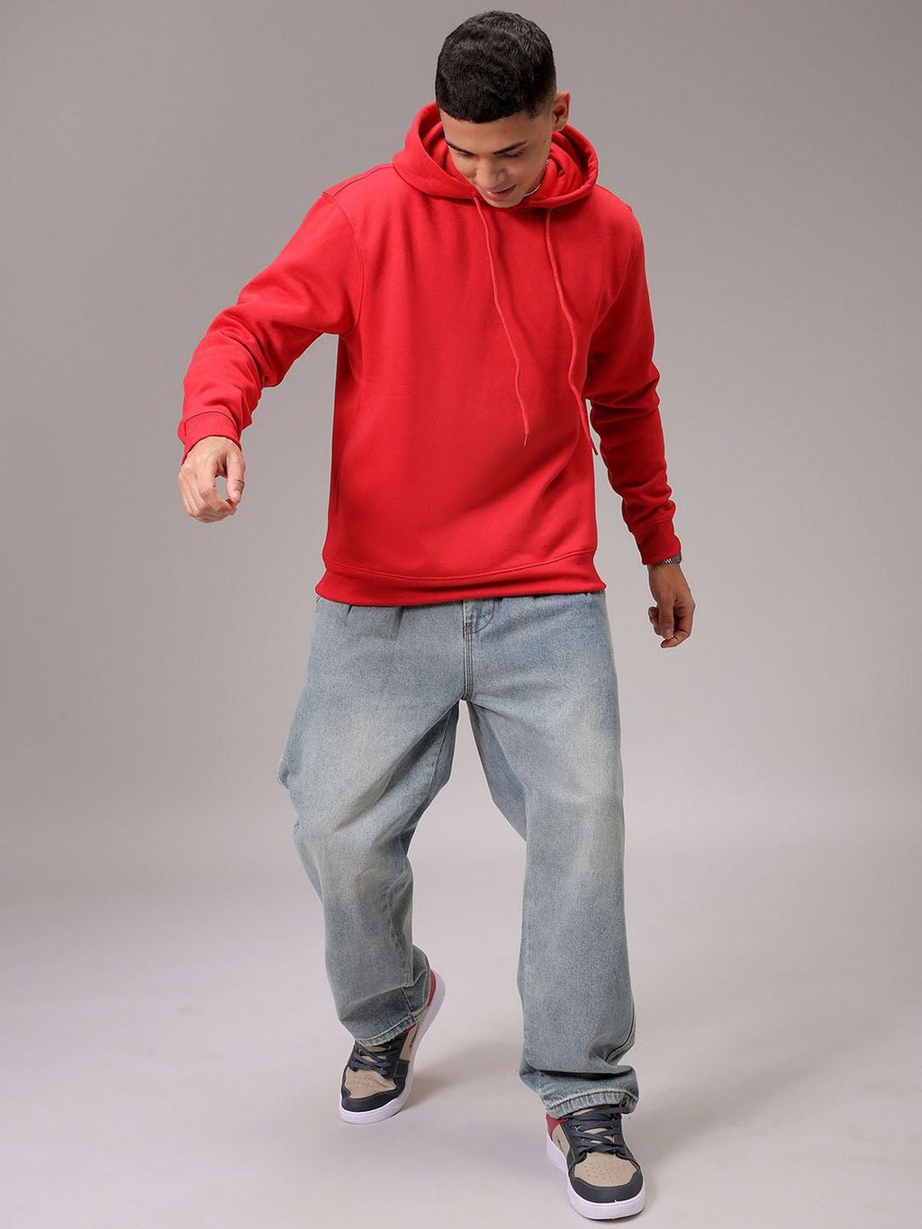 Men Hooded Sweatshirt – Stylish Cotton Fleece Hoodie for Winter in Pakistan | HARCHIZ