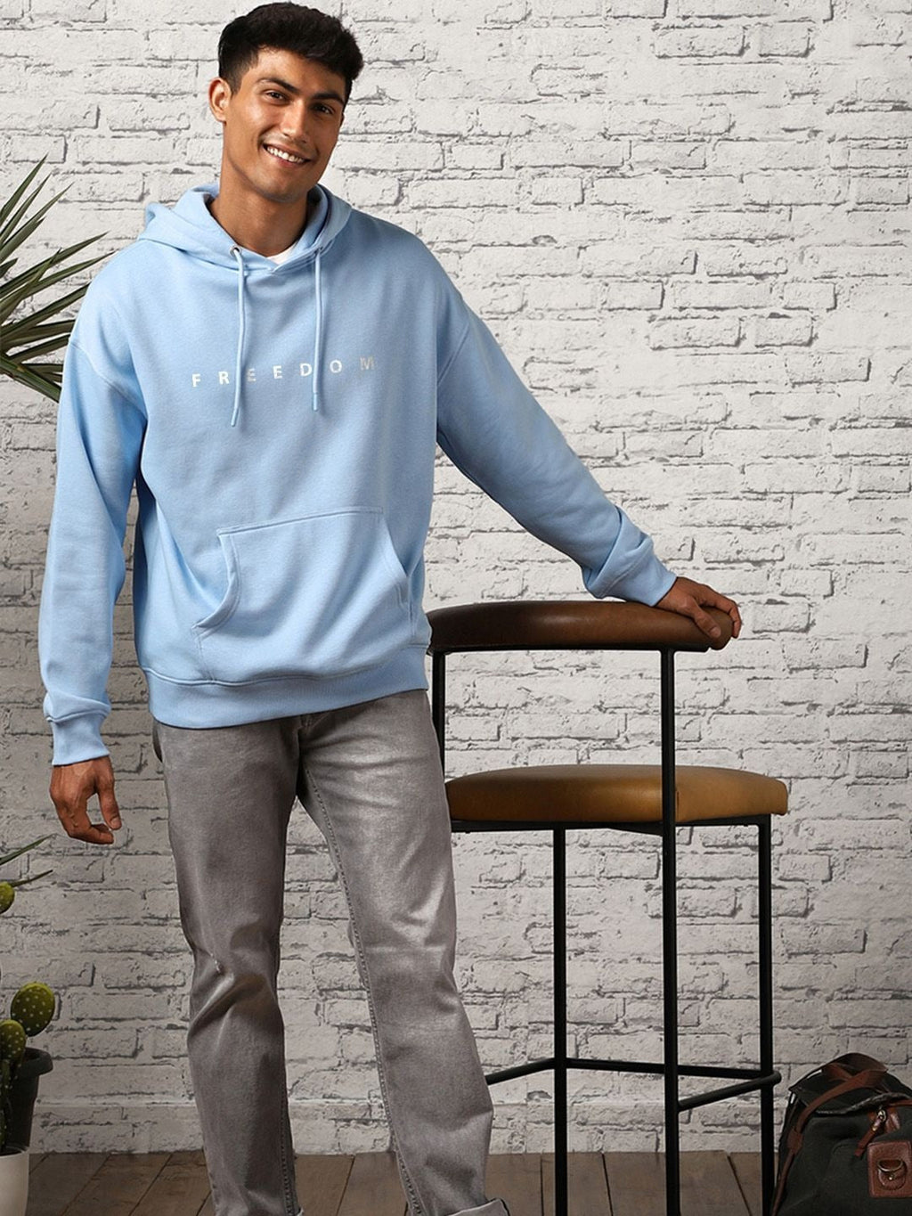 Men Oversized Back Print Hooded Sweatshirts in Pakistan – Trendy Streetwear Hoodie