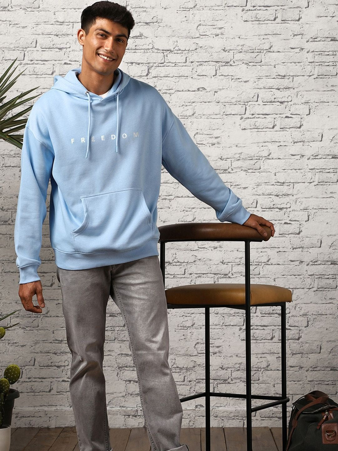 Men Oversized Back Print Hooded Sweatshirts in Pakistan – Trendy Streetwear Hoodie