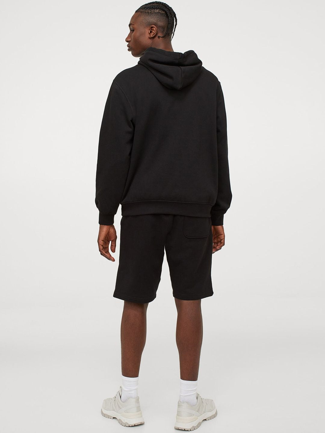 Men Black Relaxed Fit Hoodie – Comfortable Cotton Sweatshirt for Everyday Style in Pakistan | HARCHIZ