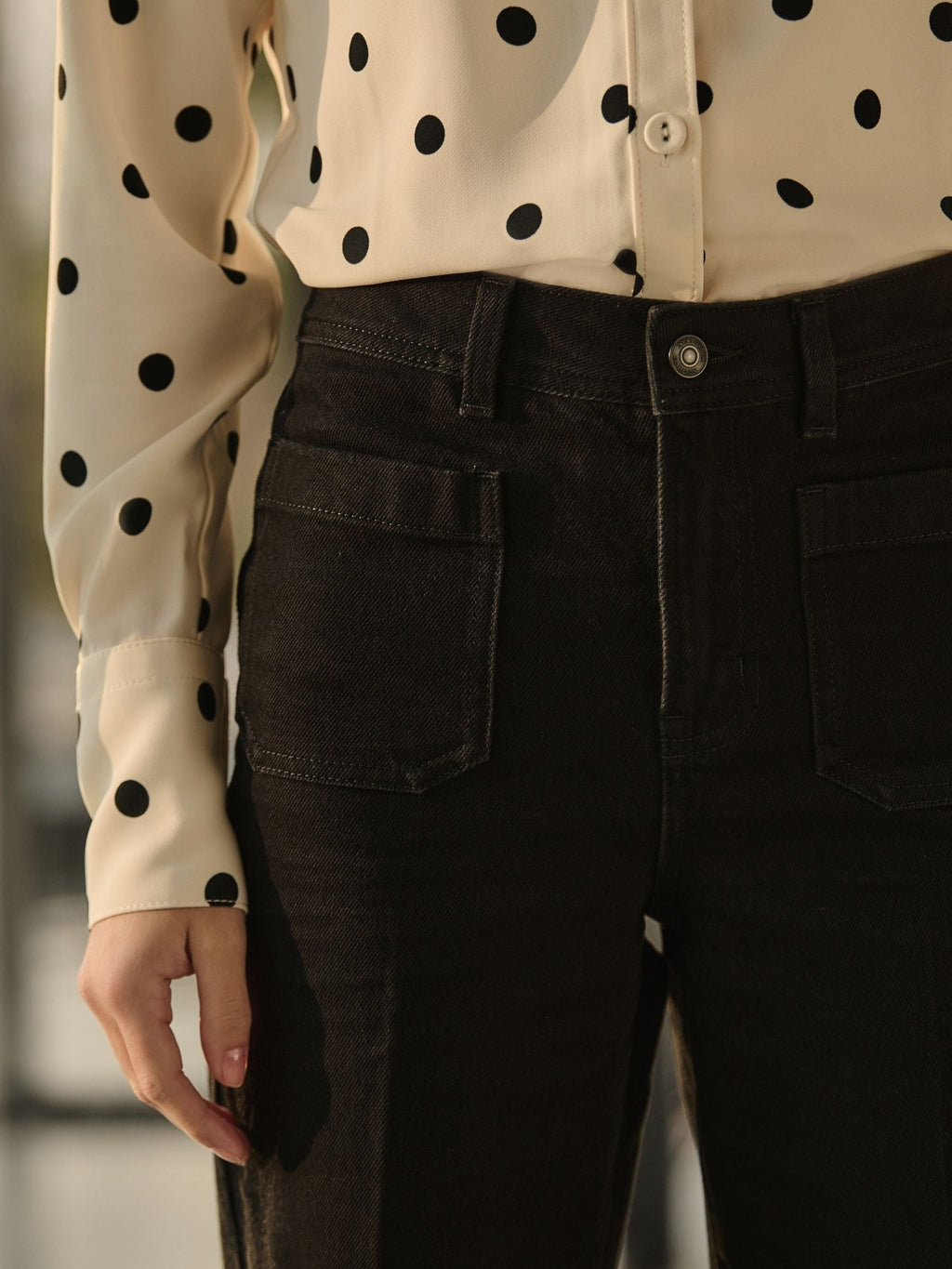 Women Black Patch Pocket Wide Leg Jeans – High Waist Loose Fit Denim Pants for Women in Pakistan | HARCHIZ