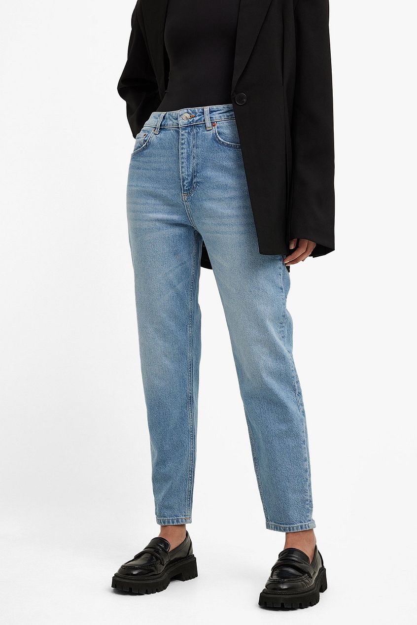 Women Mom High Waist Jeans – Comfortable High-Rise Retro Fit for Pakistan | HARCHIZ