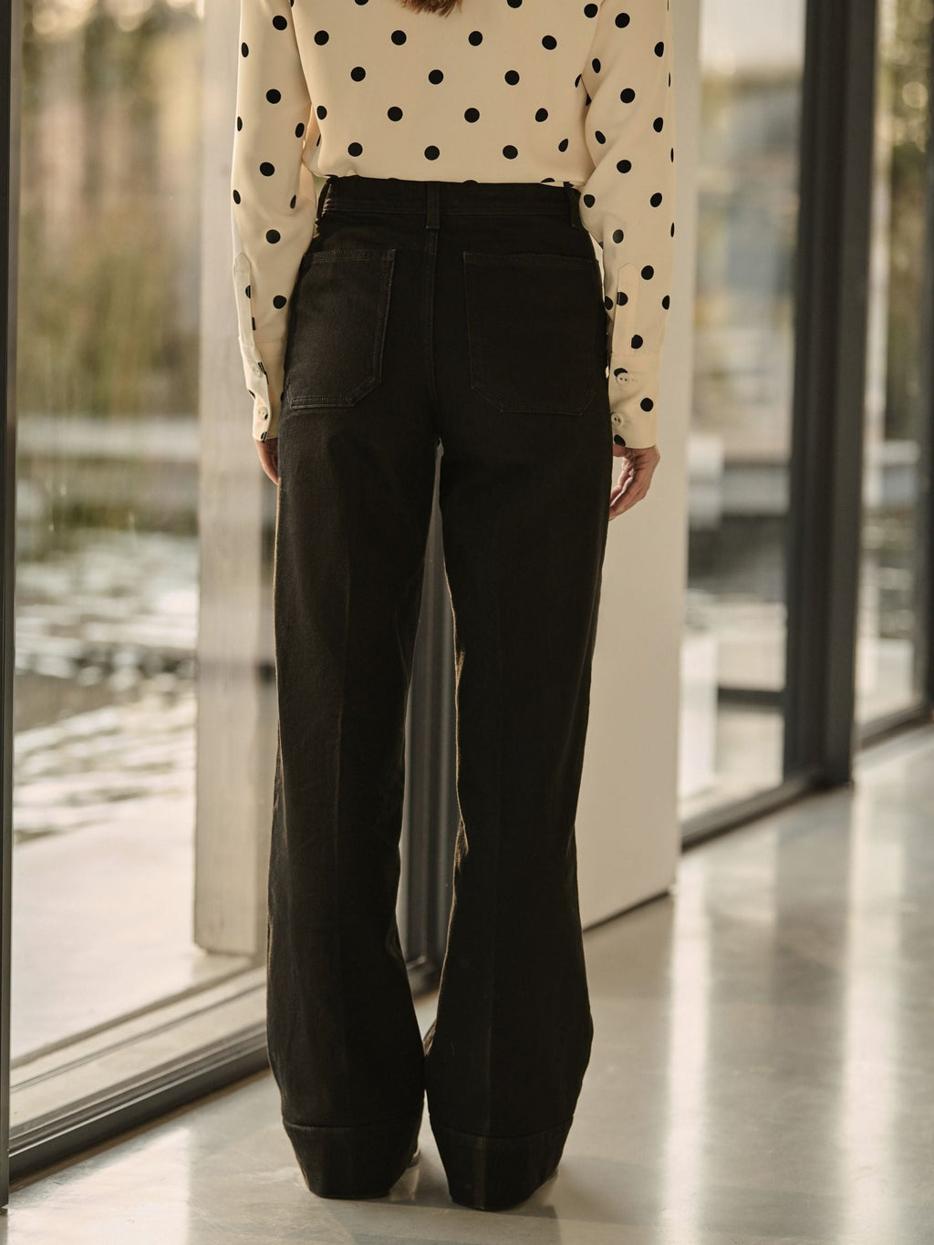 Women Black Patch Pocket Wide Leg Jeans – High Waist Loose Fit Denim Pants for Women in Pakistan | HARCHIZ