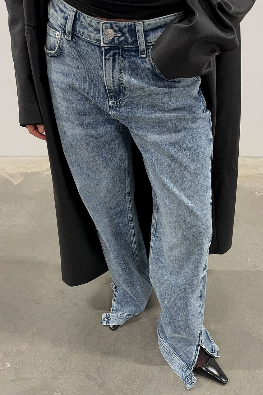 Slit Detail Denim – Trendy High-Rise Jeans with Front/Side Slits for Pakistan | HARCHIZ