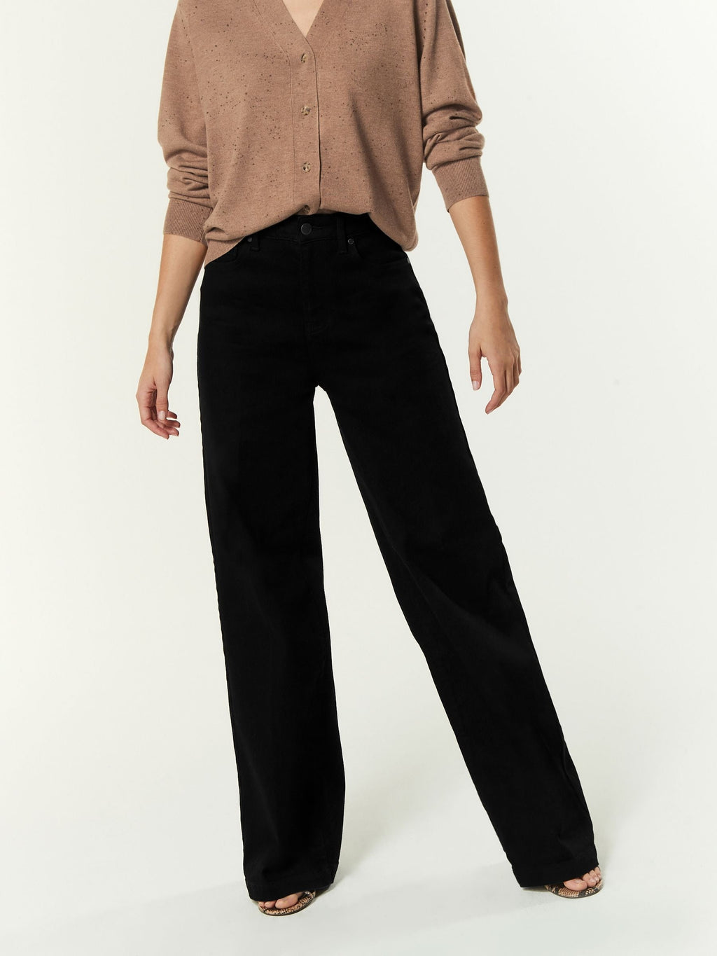 Women Black Wide Leg Jeans – High Waist Loose Fit Denim Pants for Women in Pakistan | HARCHIZ