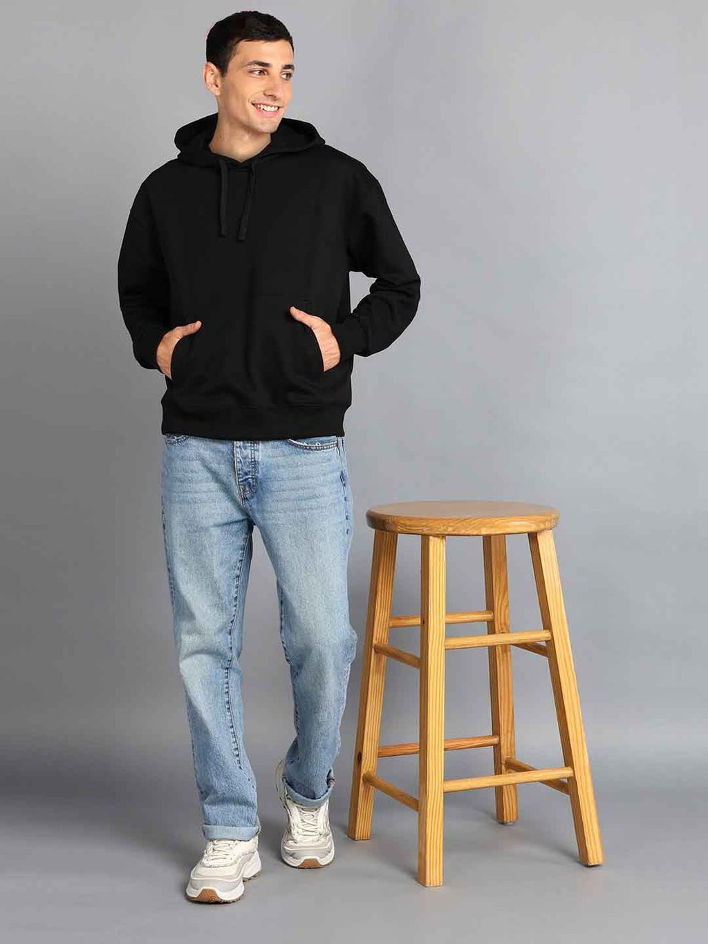 Hooded Oversized Sweatshirt – Trendy & Comfortable Winter Hoodie for Men in Pakistan | HARCHIZ