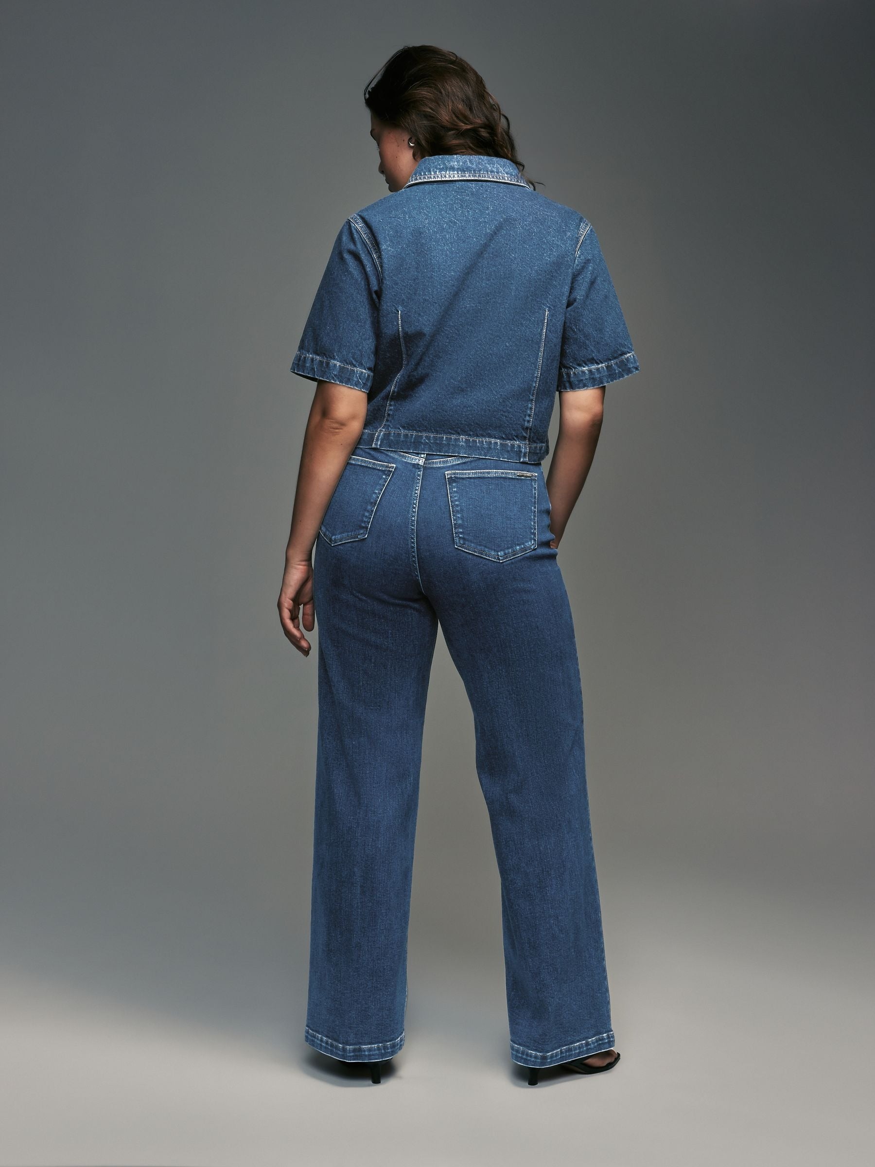 Women Dark Blue Wide Leg Hourglass Jeans – High Waist Flattering Fit Denim Pants in Pakistan | HARCHIZ