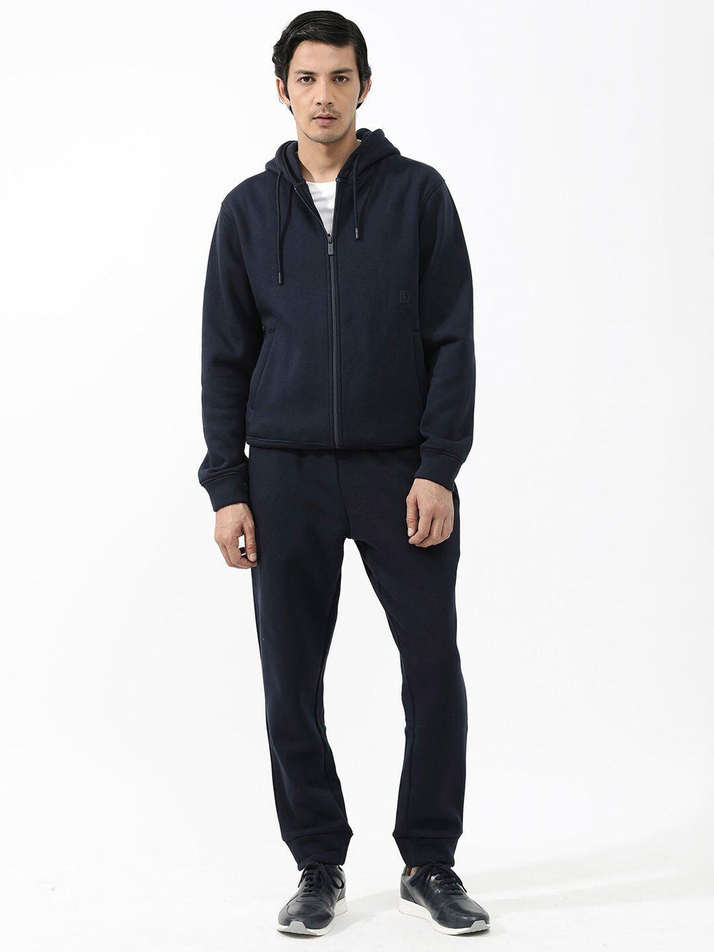 Men Hooded Sweatshirt – Stylish & Comfortable Winter Hoodie for Men in Pakistan