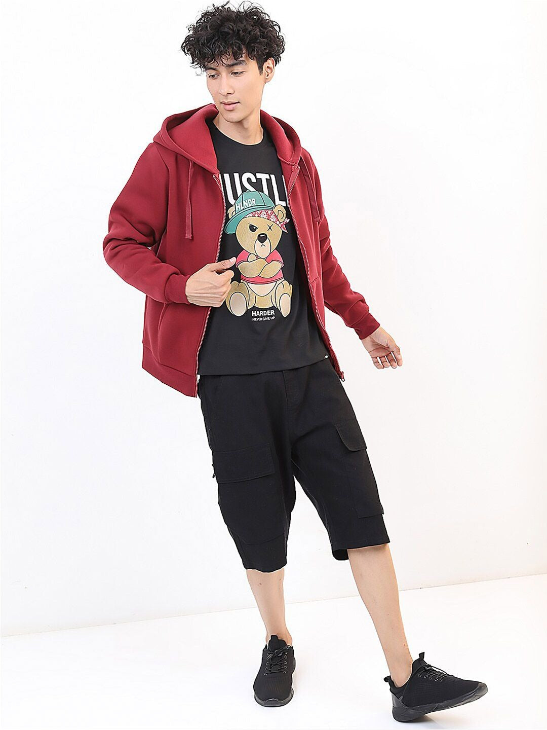 Men Maroon Hooded Pullover Sweatshirt – Warm & Stylish Winter Hoodie in Pakistan