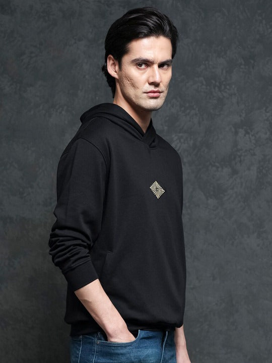 Men Trivial Graphic Print Hooded Sweatshirt – Stylish Casual Hoodie for Winter in Pakistan