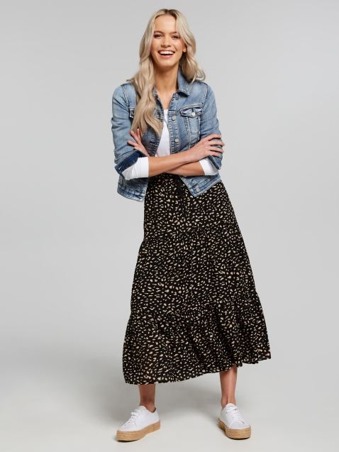 Harchiz Women Amazing Trucker Jacket – Trendy Denim Classic for Everyday Wear