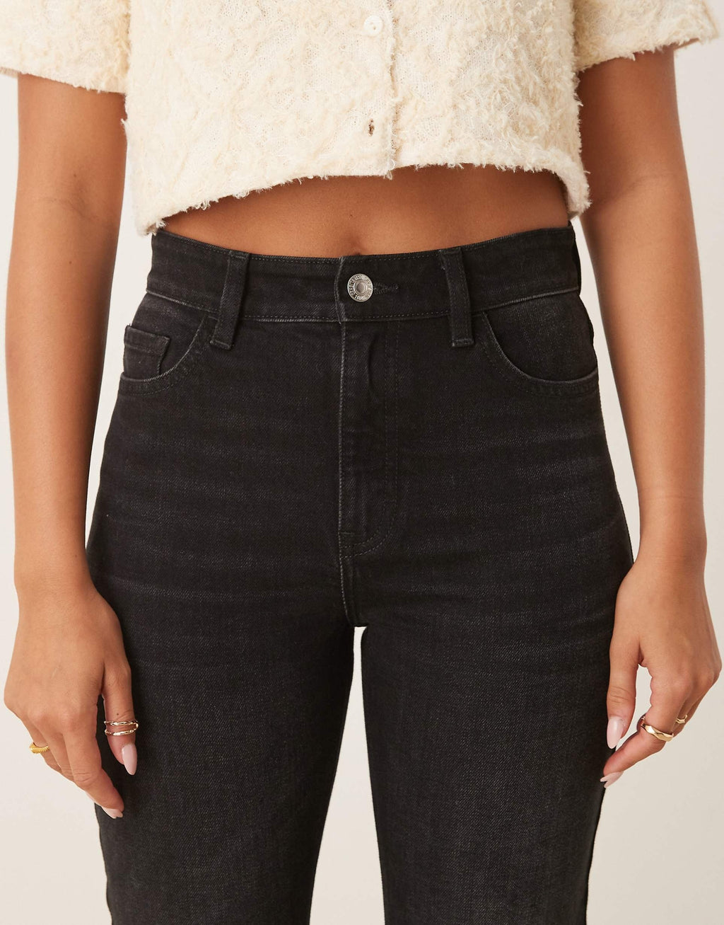 Slim Mom Jeans in Black – Trendy High-Waist Denim for Women in Pakistan | DOCACCA