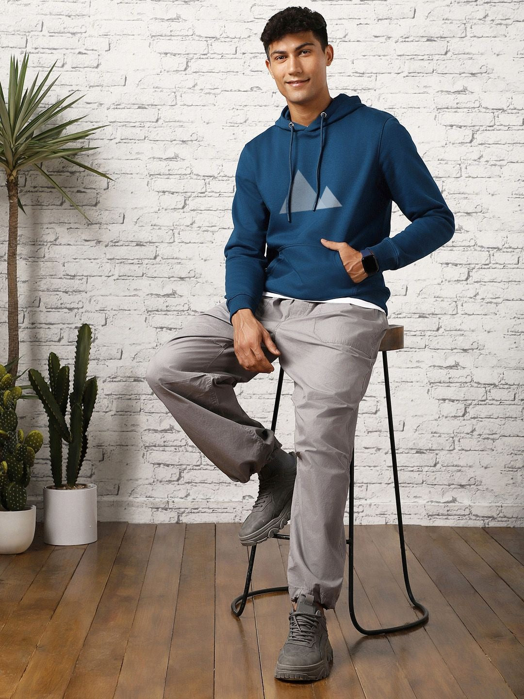 Men Printed Hooded Sweatshirt – Stylish Winter Streetwear in Pakistan | HARCHIZ