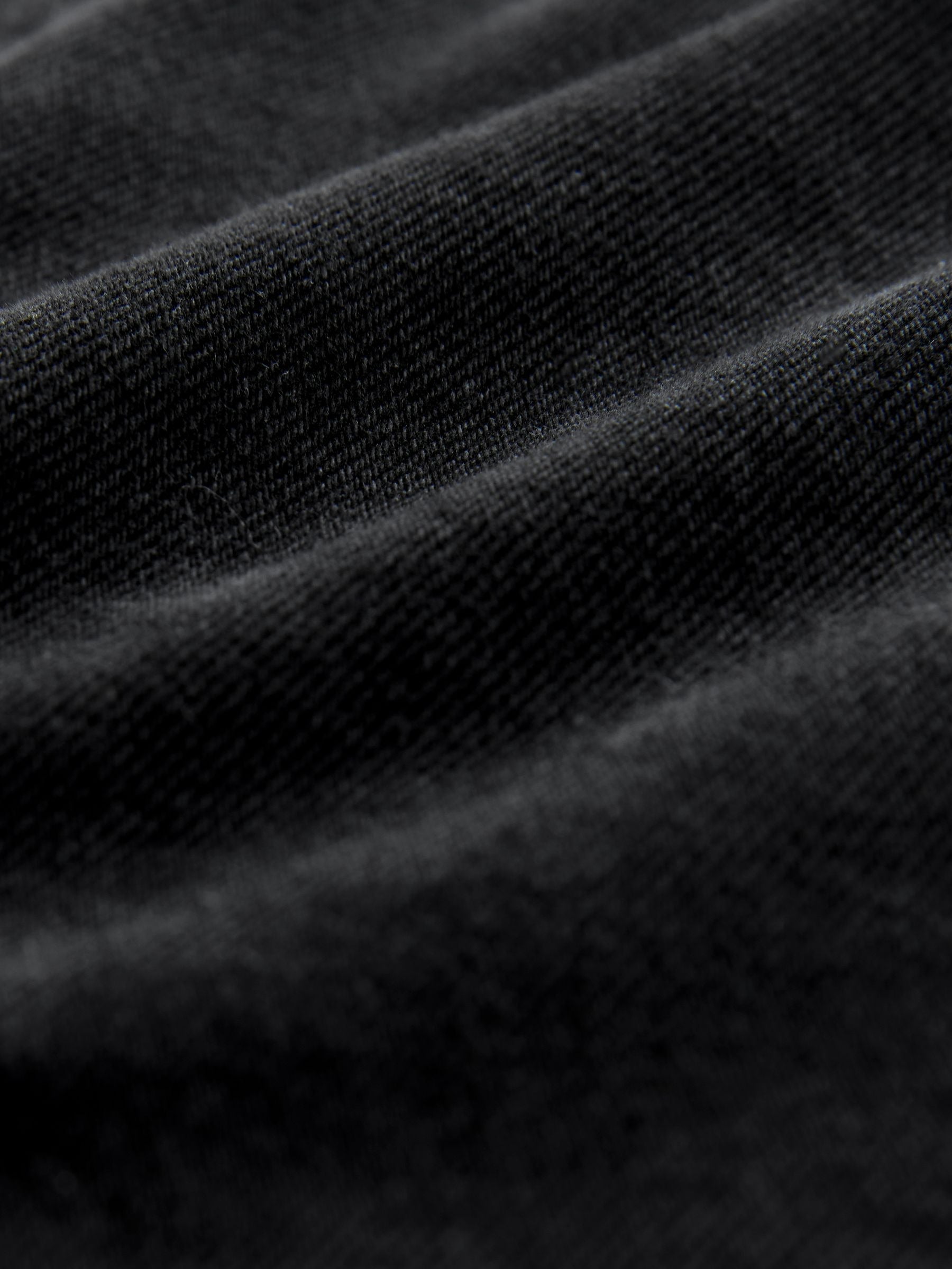 Women Black Wide Leg Jeans – Trendy High Waist Denim Pants for Pakistan | HARCHIZ