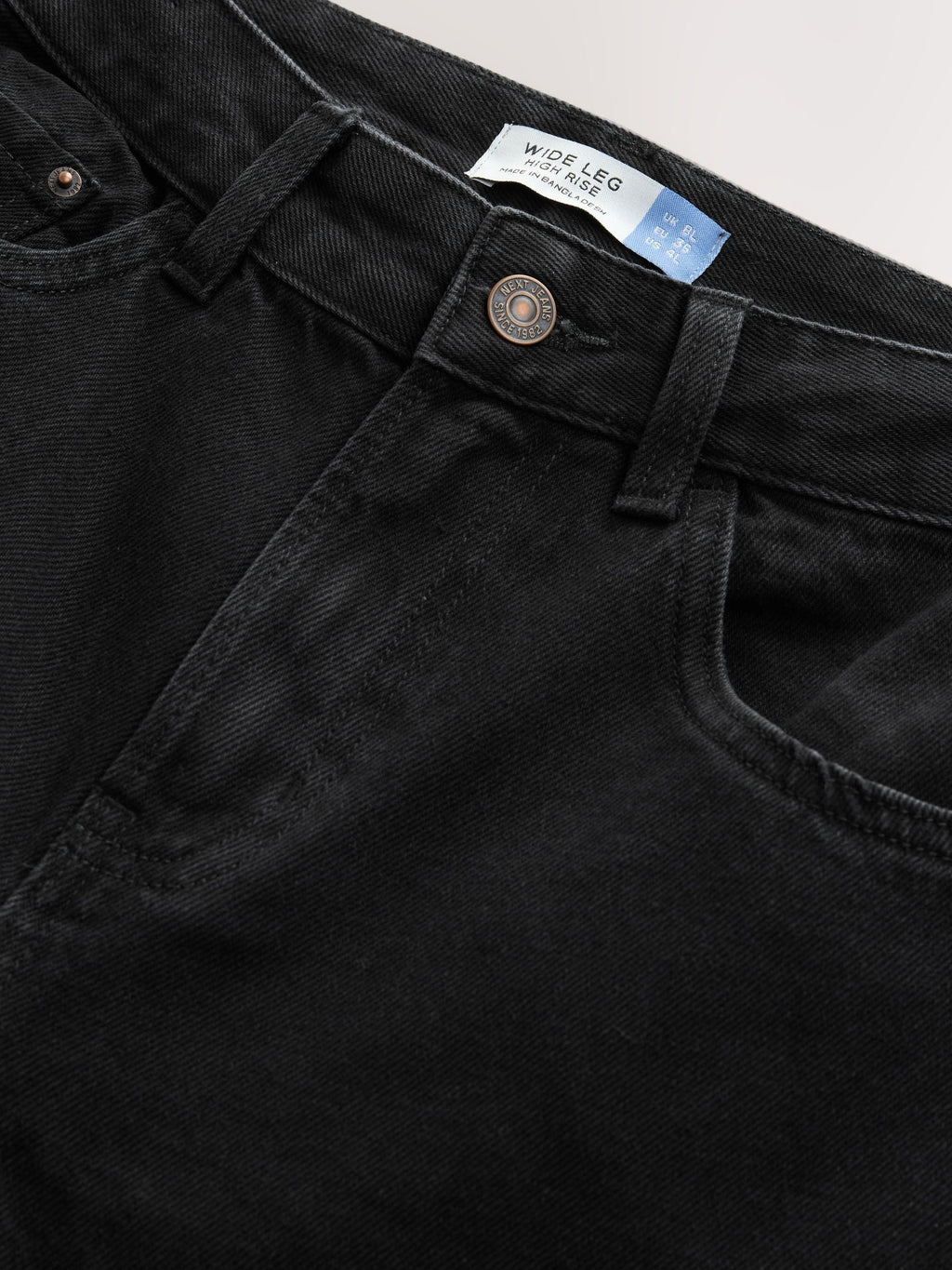 Women Black Wide Leg Jeans – Trendy High Waist Denim Pants for Pakistan | HARCHIZ