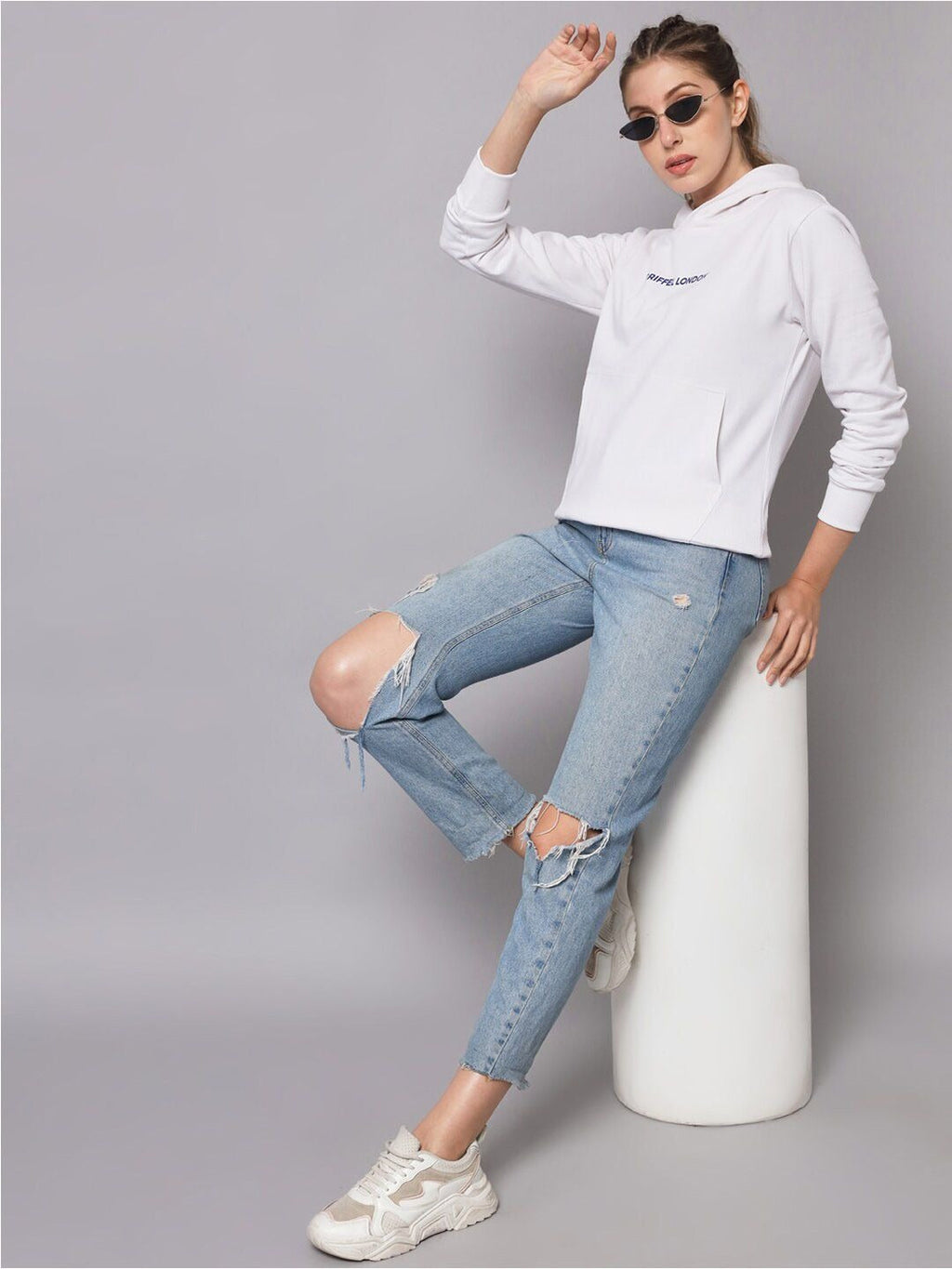 Women Hooded Fleece White Hoodie – Cozy Winter Wear in Pakistan | HARCHIZ
