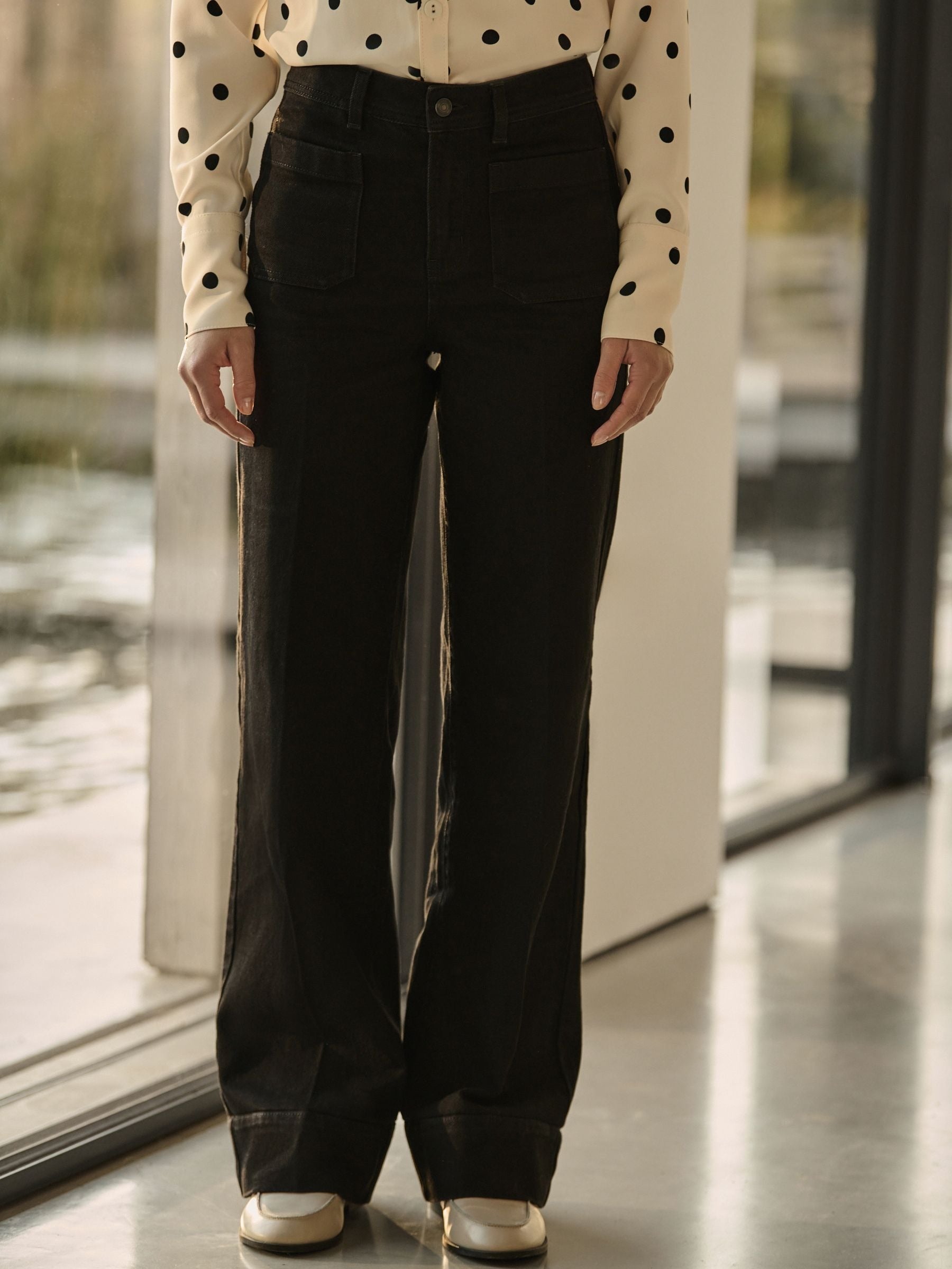 Women Black Patch Pocket Wide Leg Jeans – High Waist Loose Fit Denim Pants for Women in Pakistan | HARCHIZ