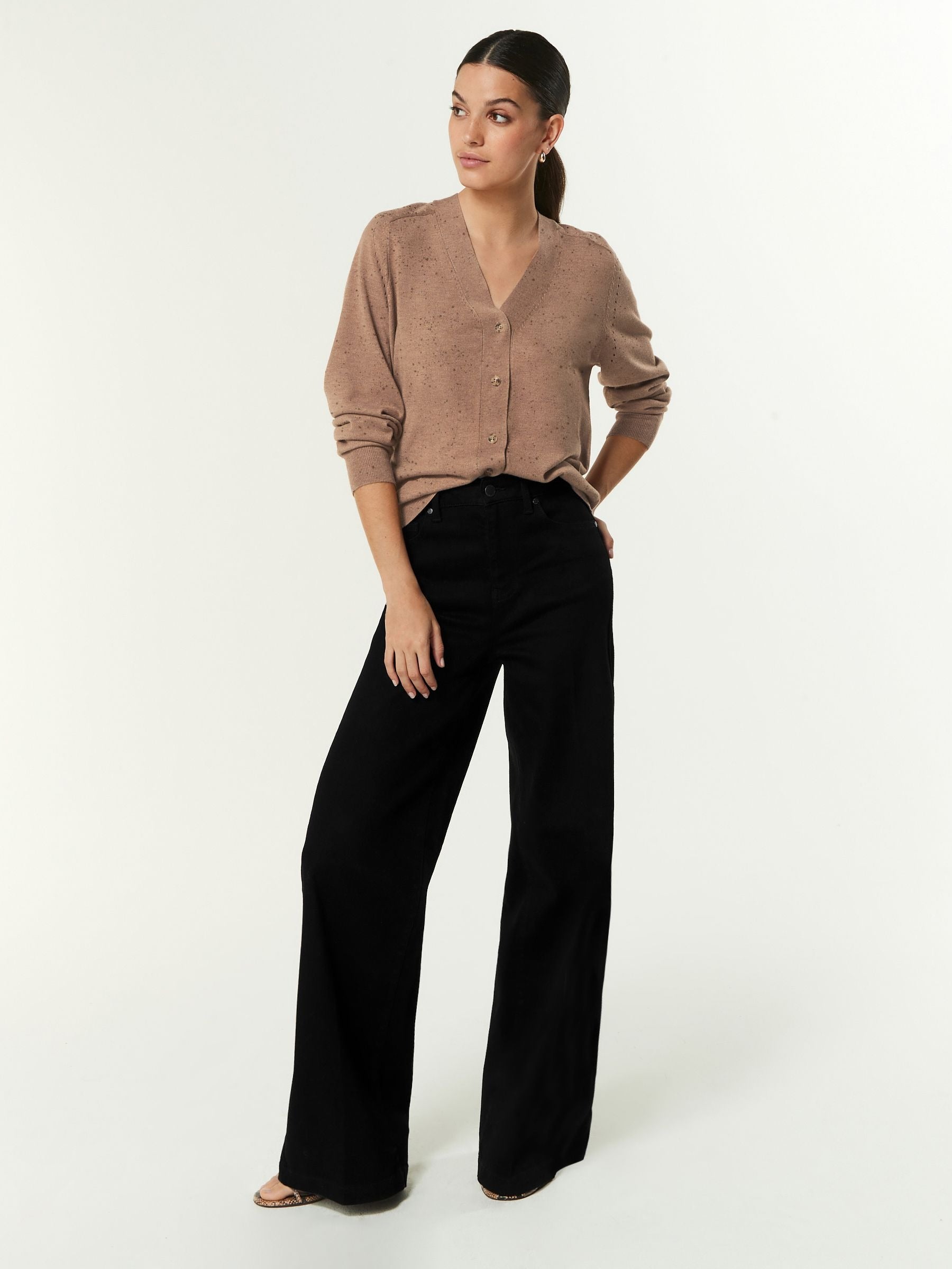 Women Black Wide Leg Jeans – High Waist Loose Fit Denim Pants for Women in Pakistan | HARCHIZ