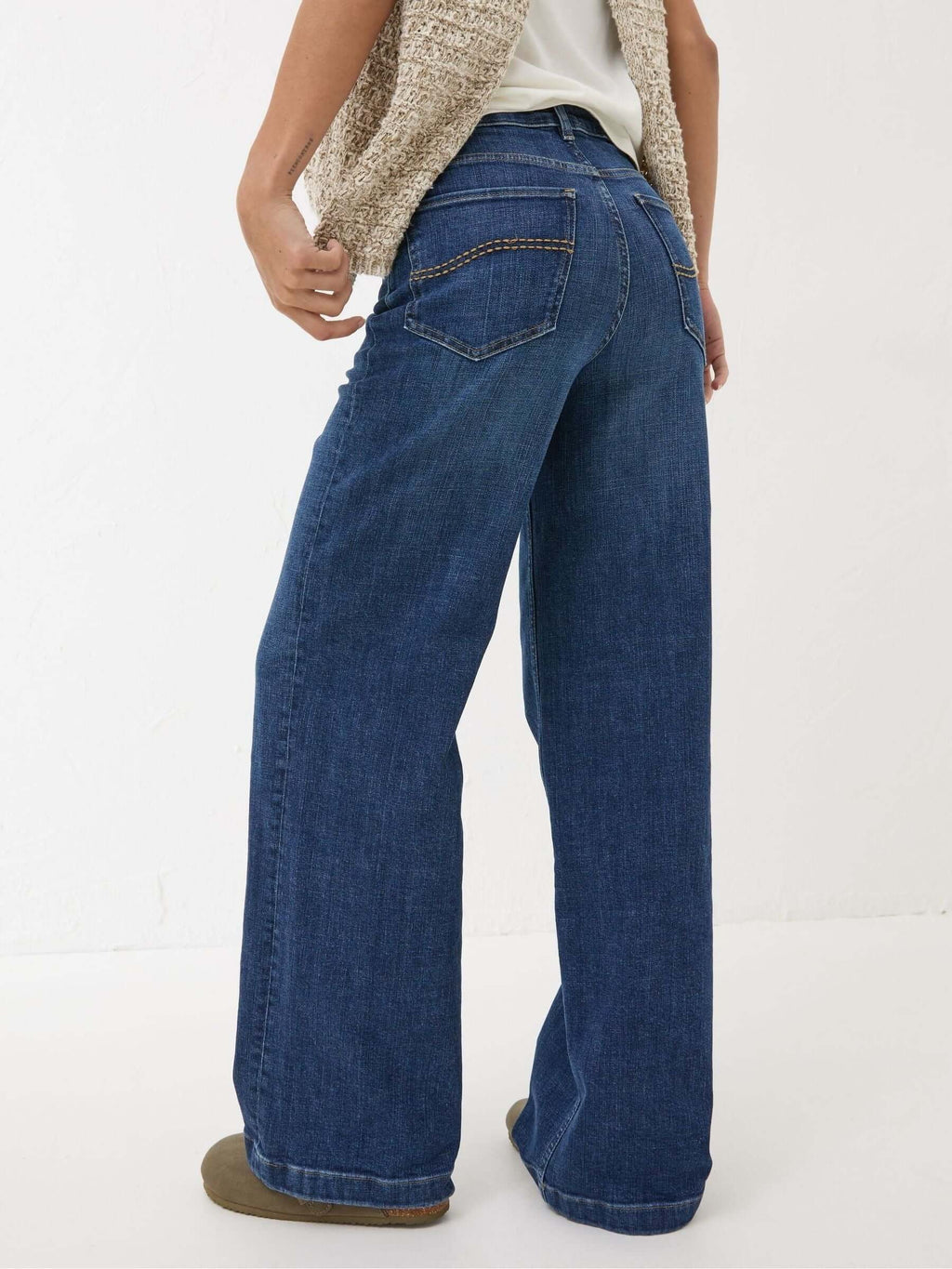 Women Fat Face Welling Blue Wide Leg Jeans – Trendy High Waist Denim for Pakistan | HARCHIZ