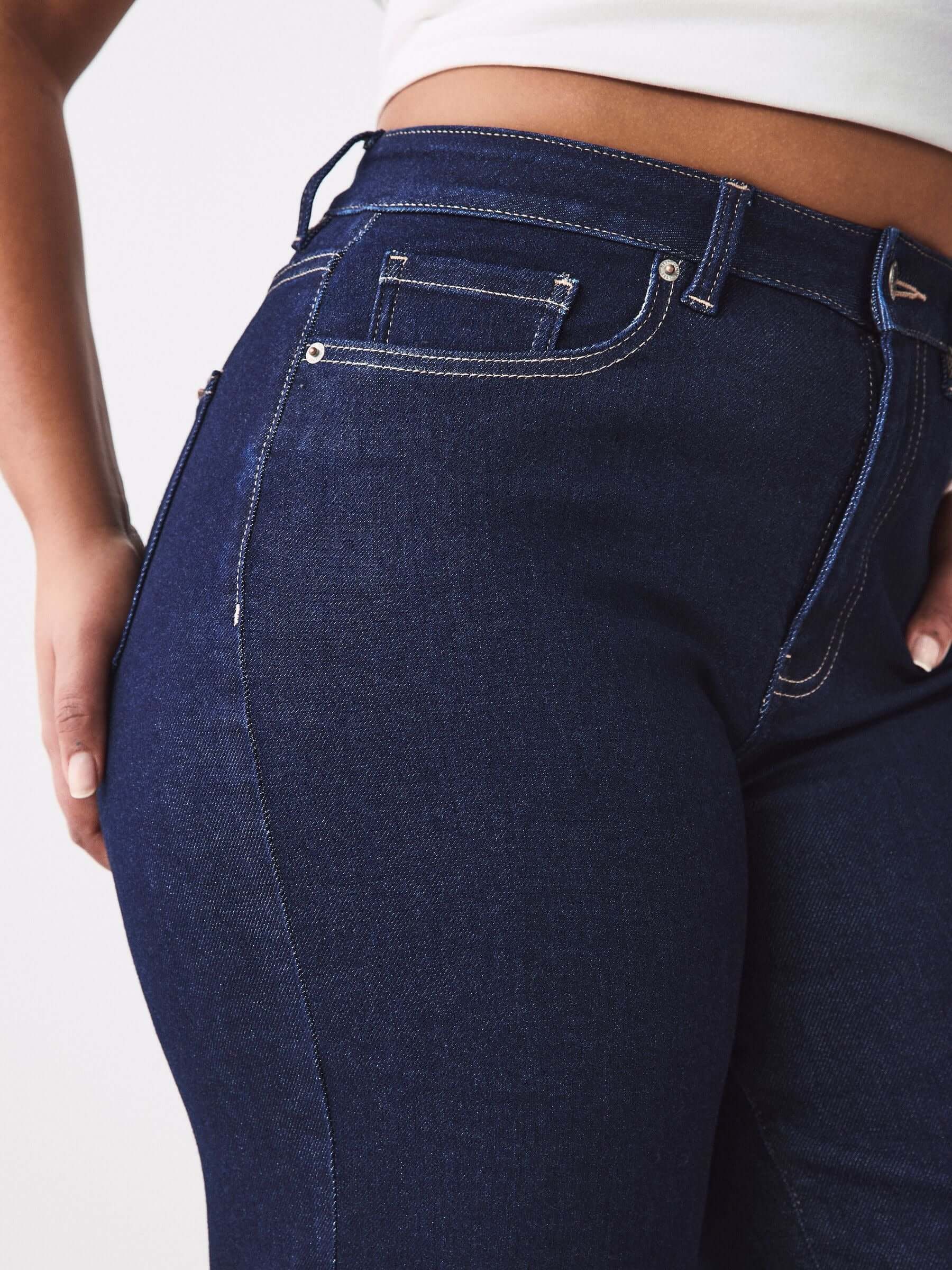 Women Rinse Hourglass Wide Leg Jeans – Trendy High-Waisted Cotton Denim for Pakistan | HARCHIZ