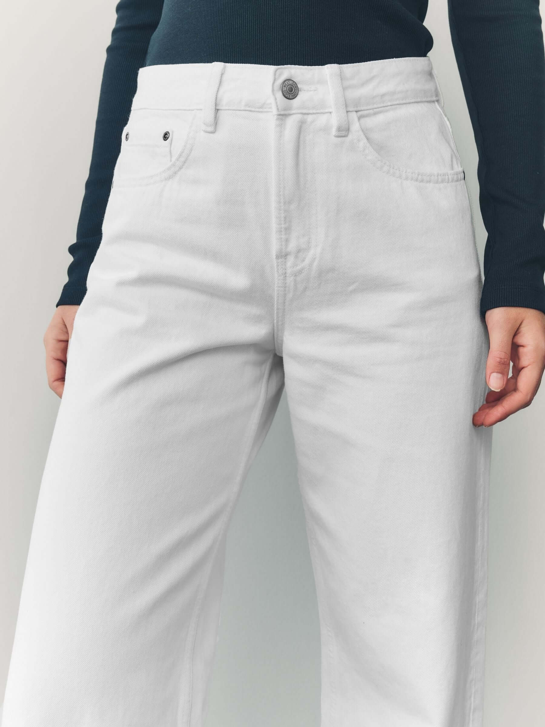 Women White Wide Leg Jeans – Elegant High Waisted Denim Pants for Stylish Outfits in Pakistan | HARCHIZ