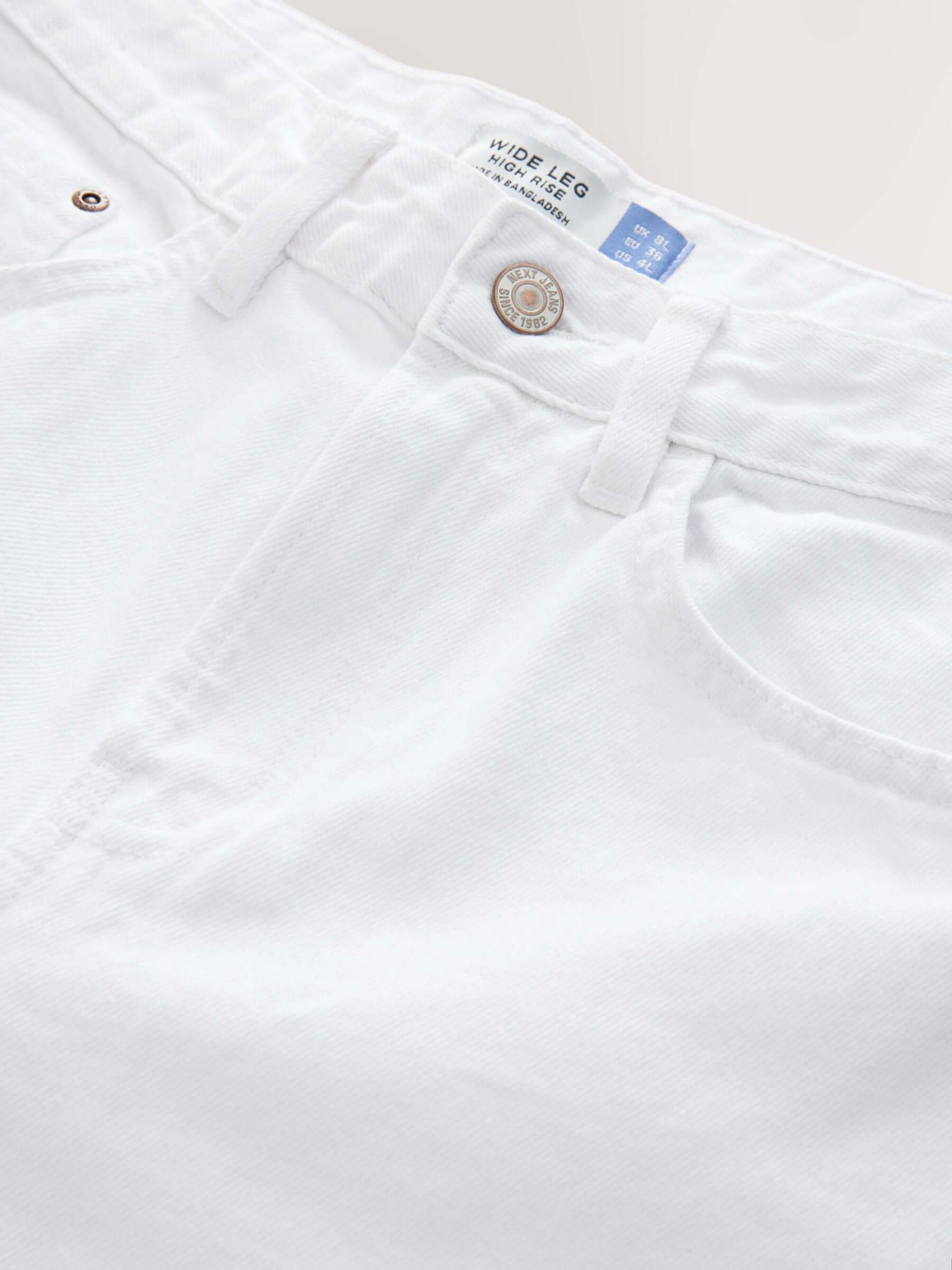 Women White Wide Leg Jeans – Elegant High Waisted Denim Pants for Stylish Outfits in Pakistan | HARCHIZ